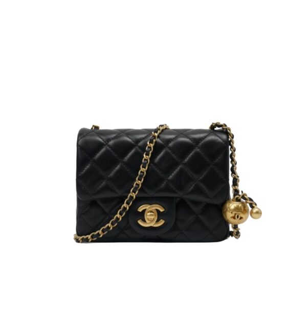 샤넬[chanel/팬더샵]*정품가죽* 클래식 쁘띠삭 골드볼 플랩백(블랙/금장/램스킨)